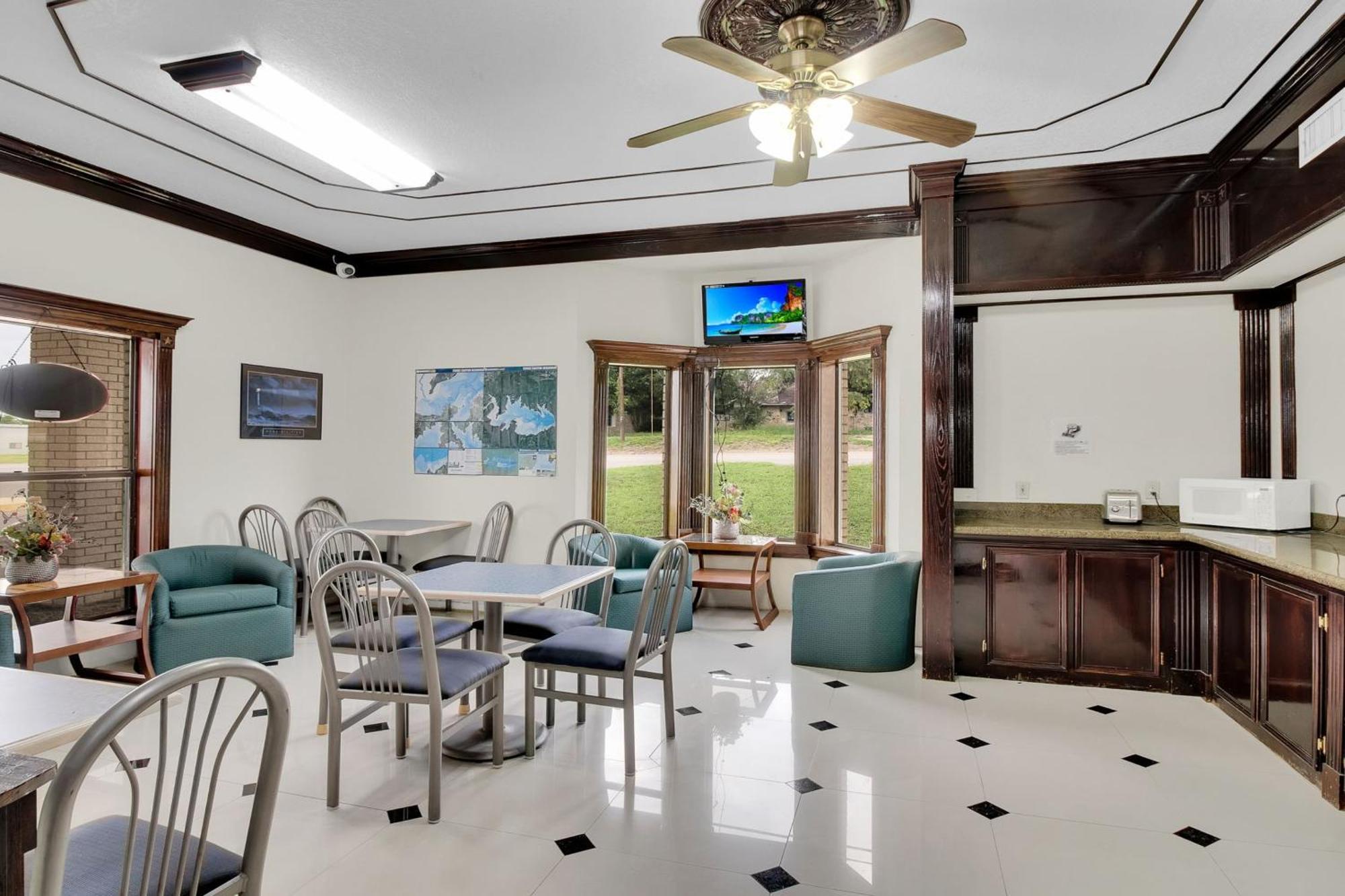 Three Rivers Executive Inn & Suites By Oyo Luaran gambar