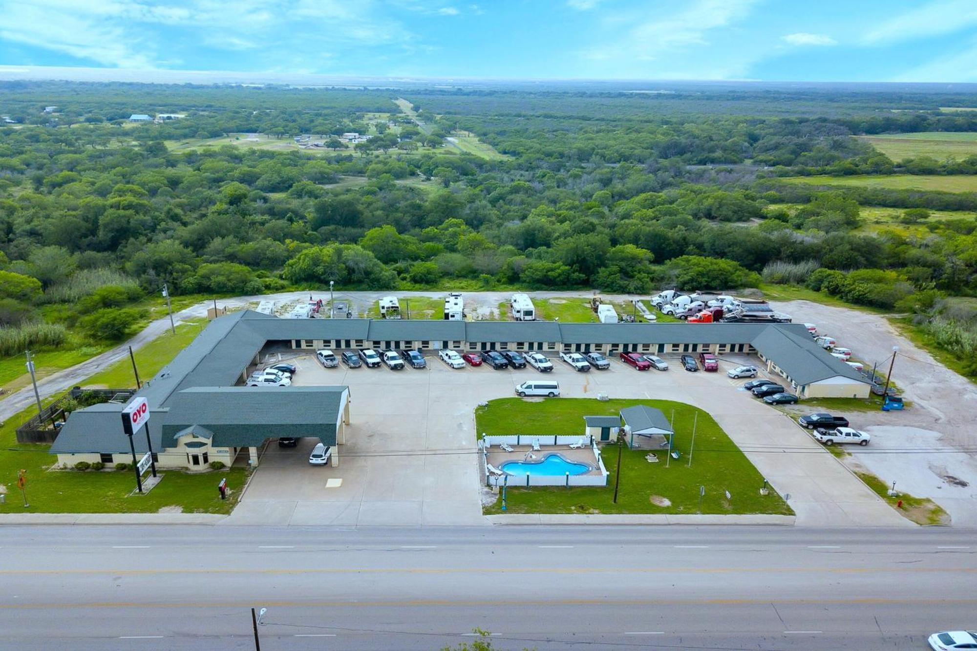 Three Rivers Executive Inn & Suites By Oyo Luaran gambar