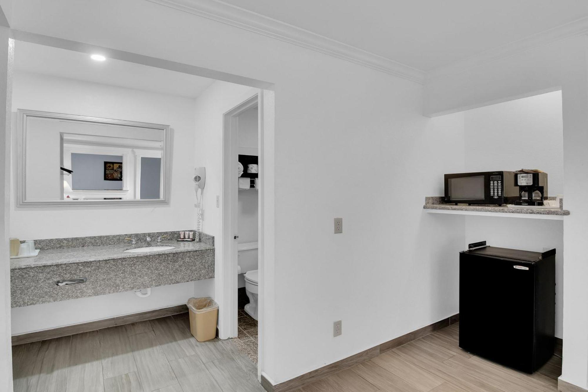 Three Rivers Executive Inn & Suites By Oyo Luaran gambar