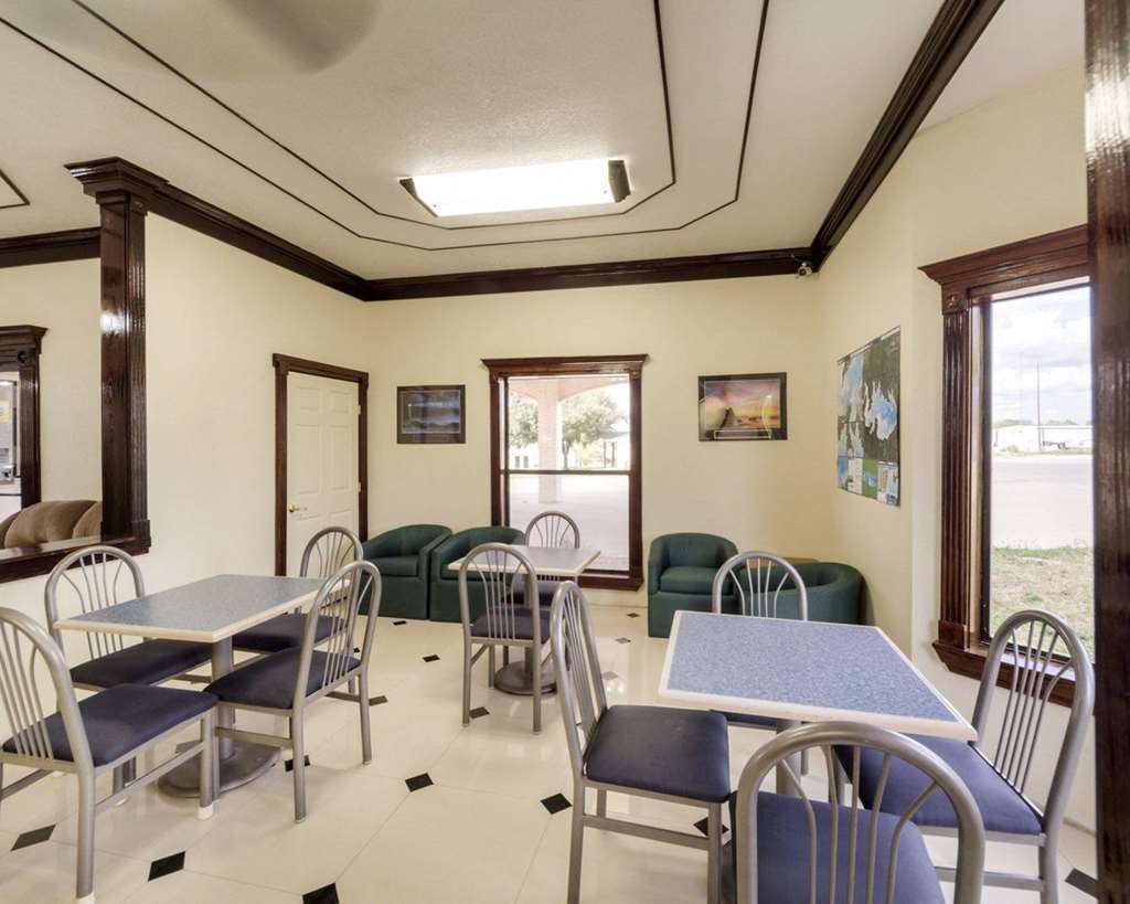 Three Rivers Executive Inn & Suites By Oyo Restoran gambar