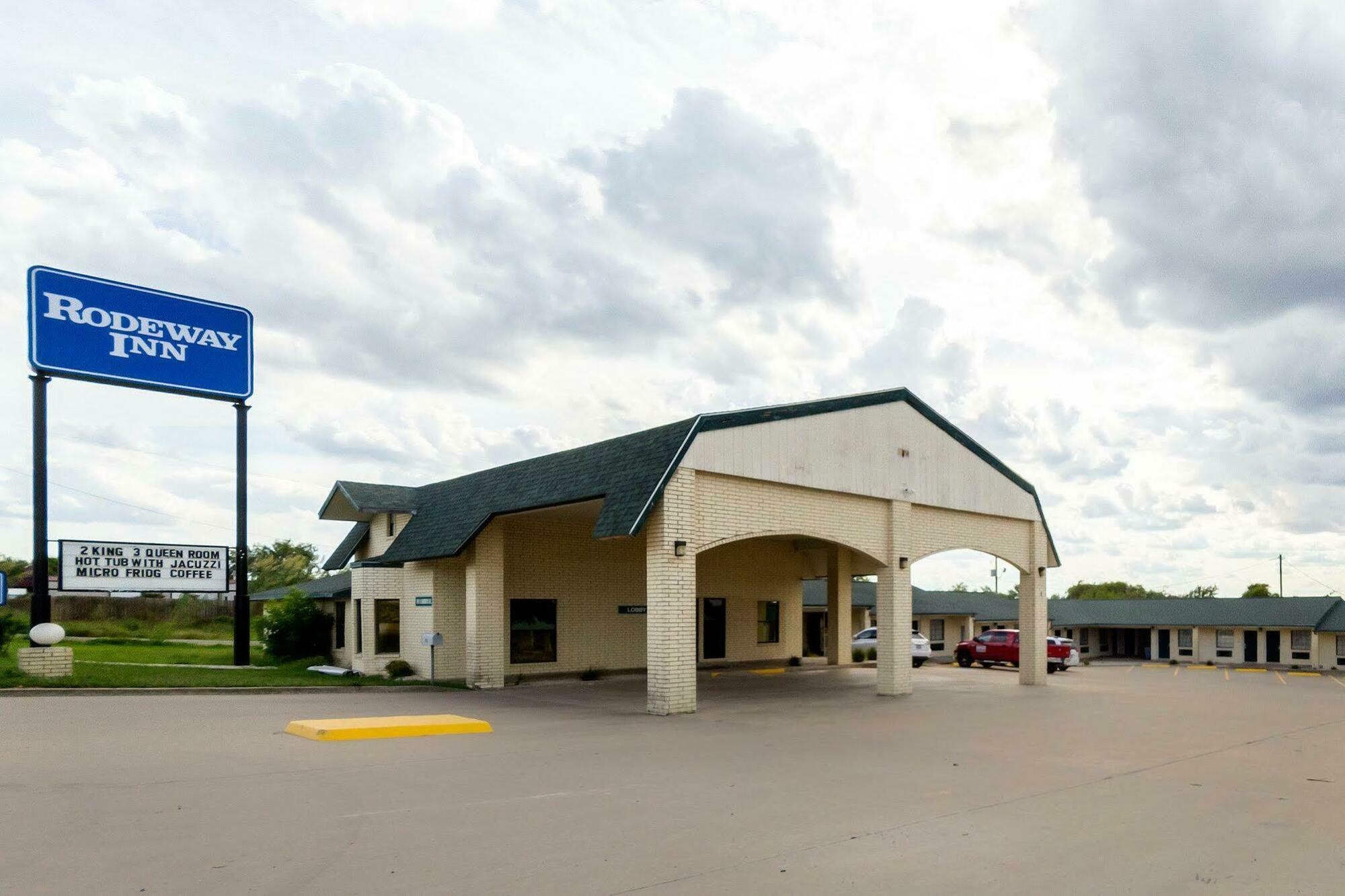 Three Rivers Executive Inn & Suites By Oyo Luaran gambar